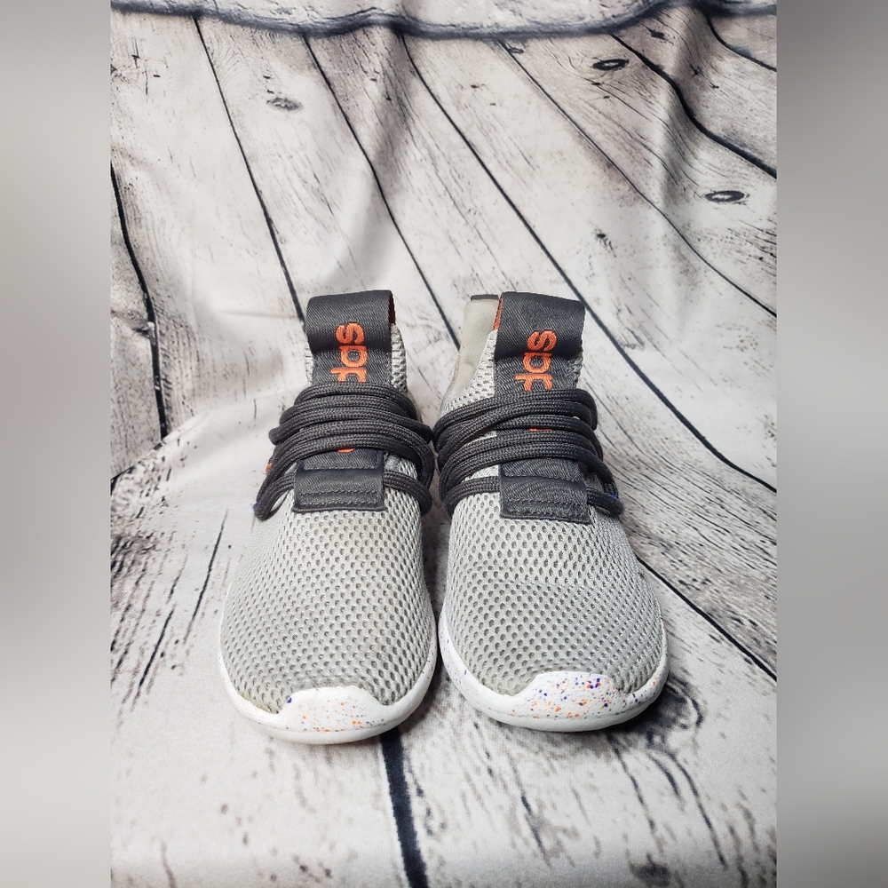 Kids Adidas Shoes 1 1/2.  Small Tear On Toe Of Shoe